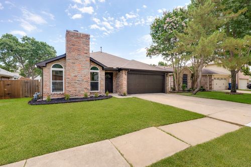 2108 Wentworth Dr, Flower Mound, TX, 75028-7268 | Card Image