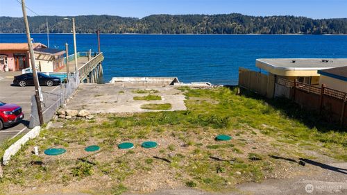 24050 N Us Highway 101, Hoodsport, WA, 98548-2201 | Card Image