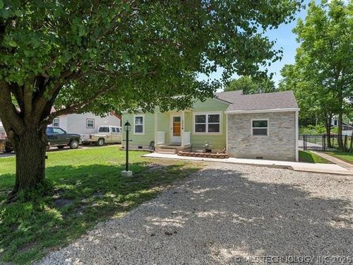 205 S Creek St, Dewey, OK, 74029-3009 | Card Image