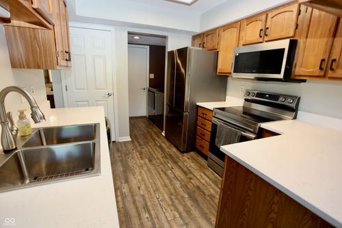 4106 Eagle Cove West Dr, Indianapolis, IN, 46254-3239 | Card Image