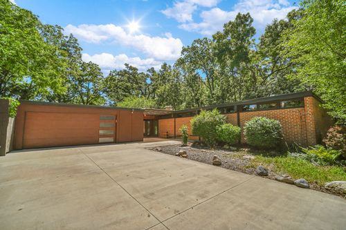 12N085 Wildmere Dr, Elgin, IL, 60123-4865 | Card Image