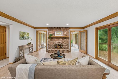 13875 Pennock Ave, Apple Valley, MN, 55124-6104 | Card Image