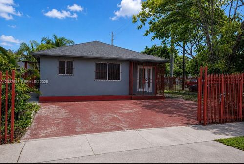 0-4952 Nw 21st Ave, Miami, FL, 33142-4062 | Card Image