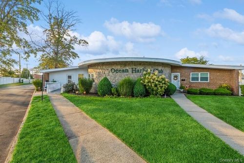 7-4 Rose St, Oceanside, NY, 11572-2858 | Card Image