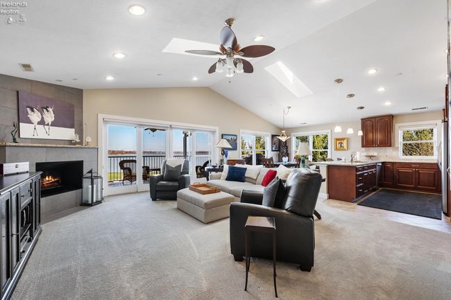 L3F - 6011 E Harbor Rd, Condo with 3 bedrooms, 2 bathrooms and 1 parking in Marblehead OH | Image 6