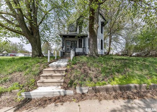 2362 Wallace St, Clinton, IA, 52732-6911 | Card Image