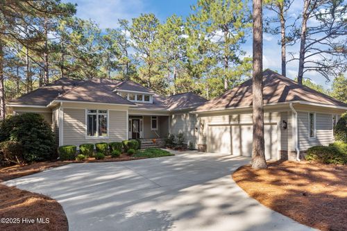 7 Wellington Dr, Pinehurst, NC, 28374-8788 | Card Image