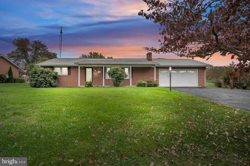 594 Shadyside Dr, CHAMBERSBURG, PA, 17202-2912 | Card Image