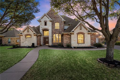 924 Queen Elizabeth Drive, McGregor, TX, 76657 | Card Image