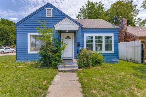 3801 Ryan Ave, Fort Worth, TX, 76110-4944 | Card Image