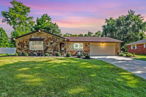 830 Yosemite Dr, Indianapolis, IN, 46217-3966 | Card Image
