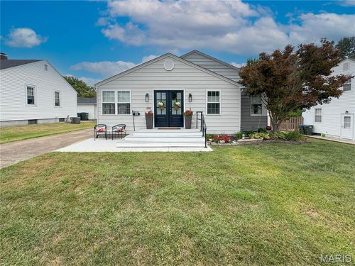 208 Washington St, Columbia, IL, 62236-2451 | Card Image