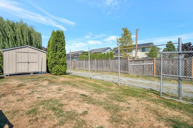 34775 4 Avenue, House other with 3 bedrooms, 1 bathrooms and 6 parking in Abbotsford BC | Image 27