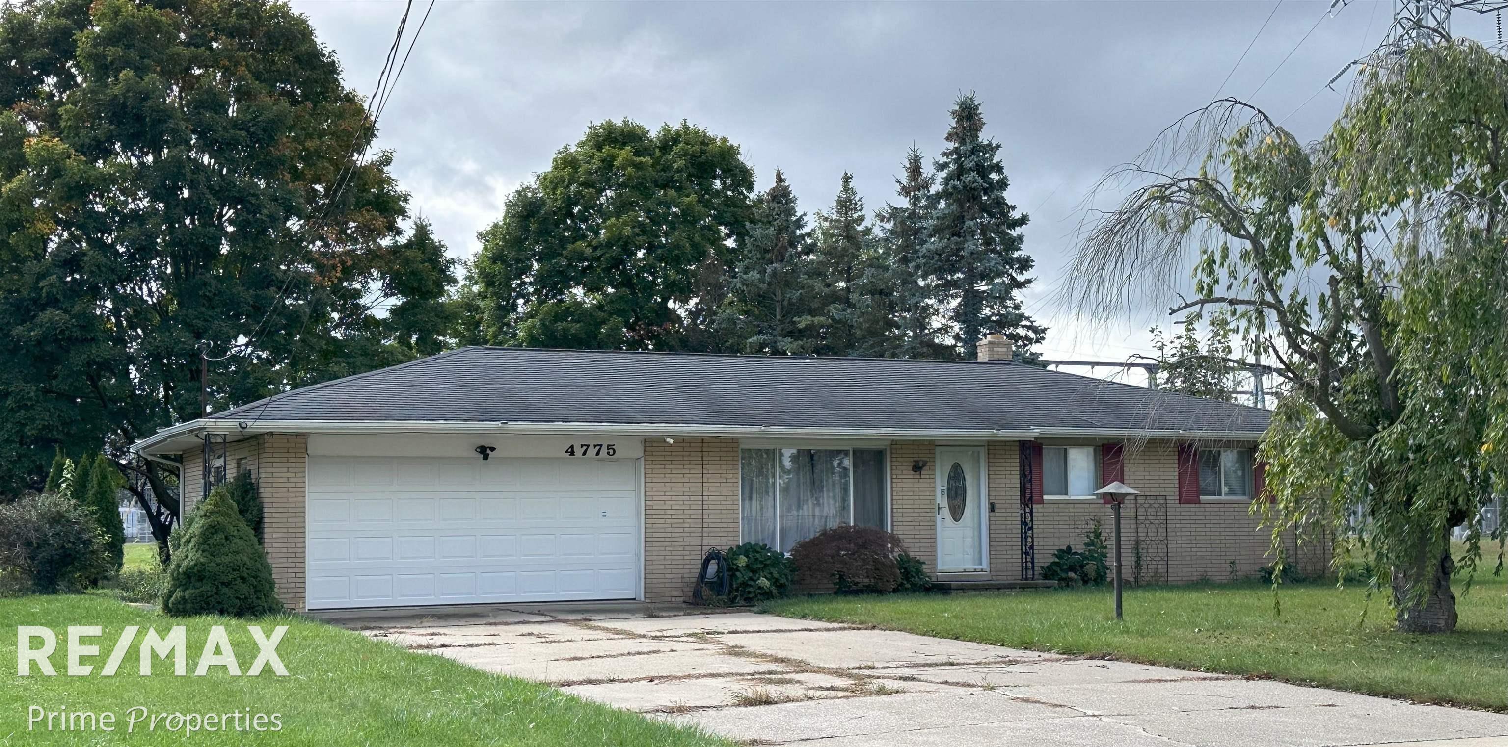 Hepburn Pl, Saginaw, MI 48603