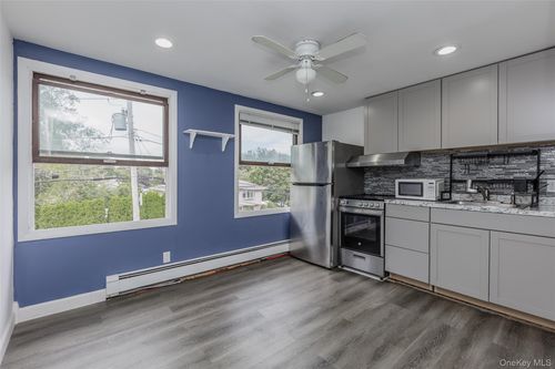 97 Rosewood Rd, Kings Park, NY, 11754-2417 | Card Image