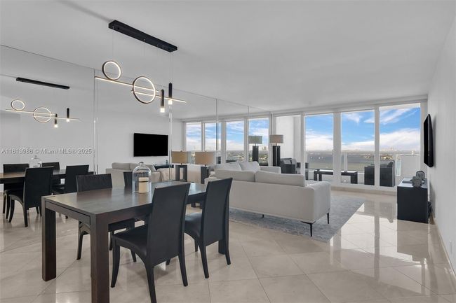 APT-3332 - 1717 N Bayshore Dr, Condo with 2 bedrooms, 2 bathrooms and null parking in Miami FL | Image 5