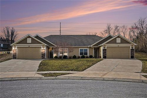 205 Ashmont Dr, Smithville, MO, 64089-7826 | Card Image