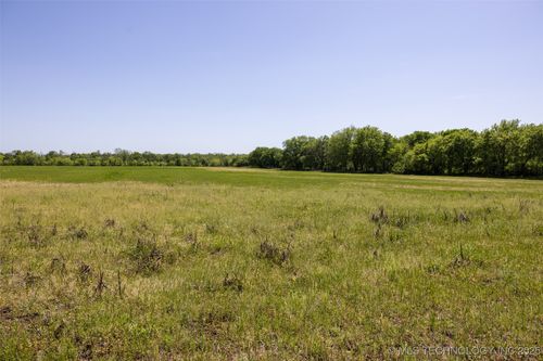 3 W Oak St, Skiatook, OK, 74070 | Card Image