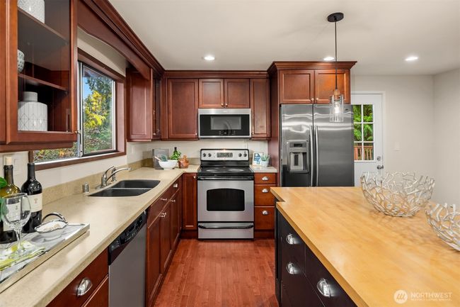 15400 230 Th Ave Se, House other with 4 bedrooms, 3 bathrooms and 4 parking in Issaquah WA | Image 5