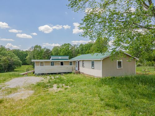 2724 She Boss Rd, Duck River, TN, 38454-3300 | Card Image