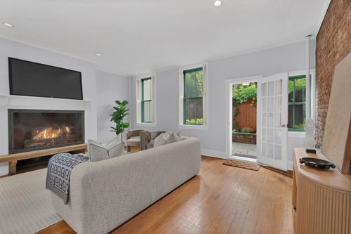g1-256 21st St, New York, NY, 10011-3463 | Card Image