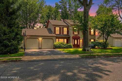 15 Prides Ln, Englishtown, NJ, 07726-8209 | Card Image