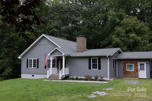 140 Bald Rock Rd, Hendersonville, NC, 28792-4811 | Card Image
