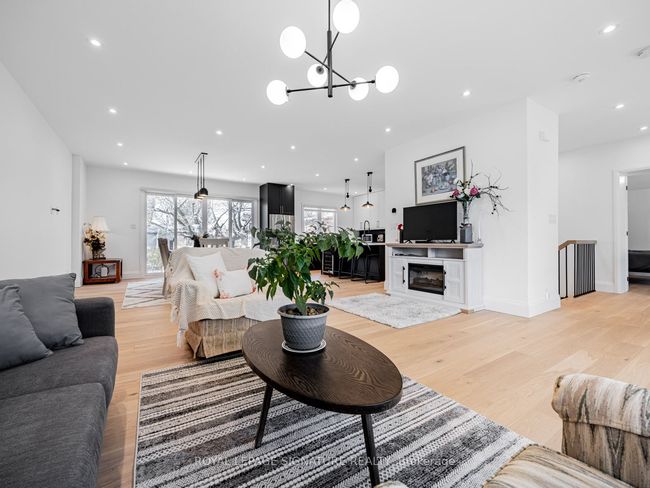 22 Yorkleigh Ave, House other with 6 bedrooms, 4 bathrooms and 4 parking in Etobicoke ON | Image 7