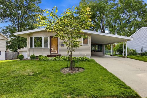 1115 Carver St, Iowa City, IA, 52240-2817 | Card Image