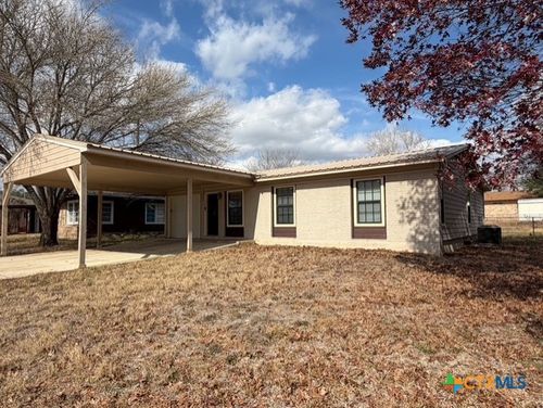 127 Hillcrest Dr, Luling, TX, 78648-3524 | Card Image