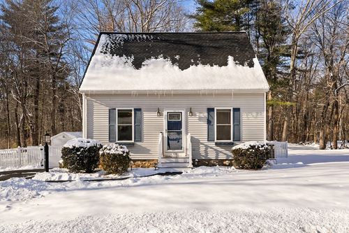 130 Crystal St, Haverhill, MA, 01832-1015 | Card Image