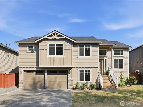 17218 84th Ave Ne, Arlington, WA, 98223-4064 | Card Image