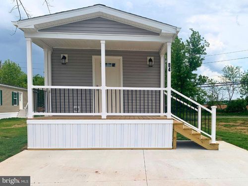 84 Erle Ave, ELIZABETHTOWN, PA, 17022-8761 | Card Image