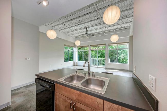 APT-3046 - 2401 E 6 Th St, Condo with 0 bedrooms, 1 bathrooms and 1 parking in Austin TX | Image 13