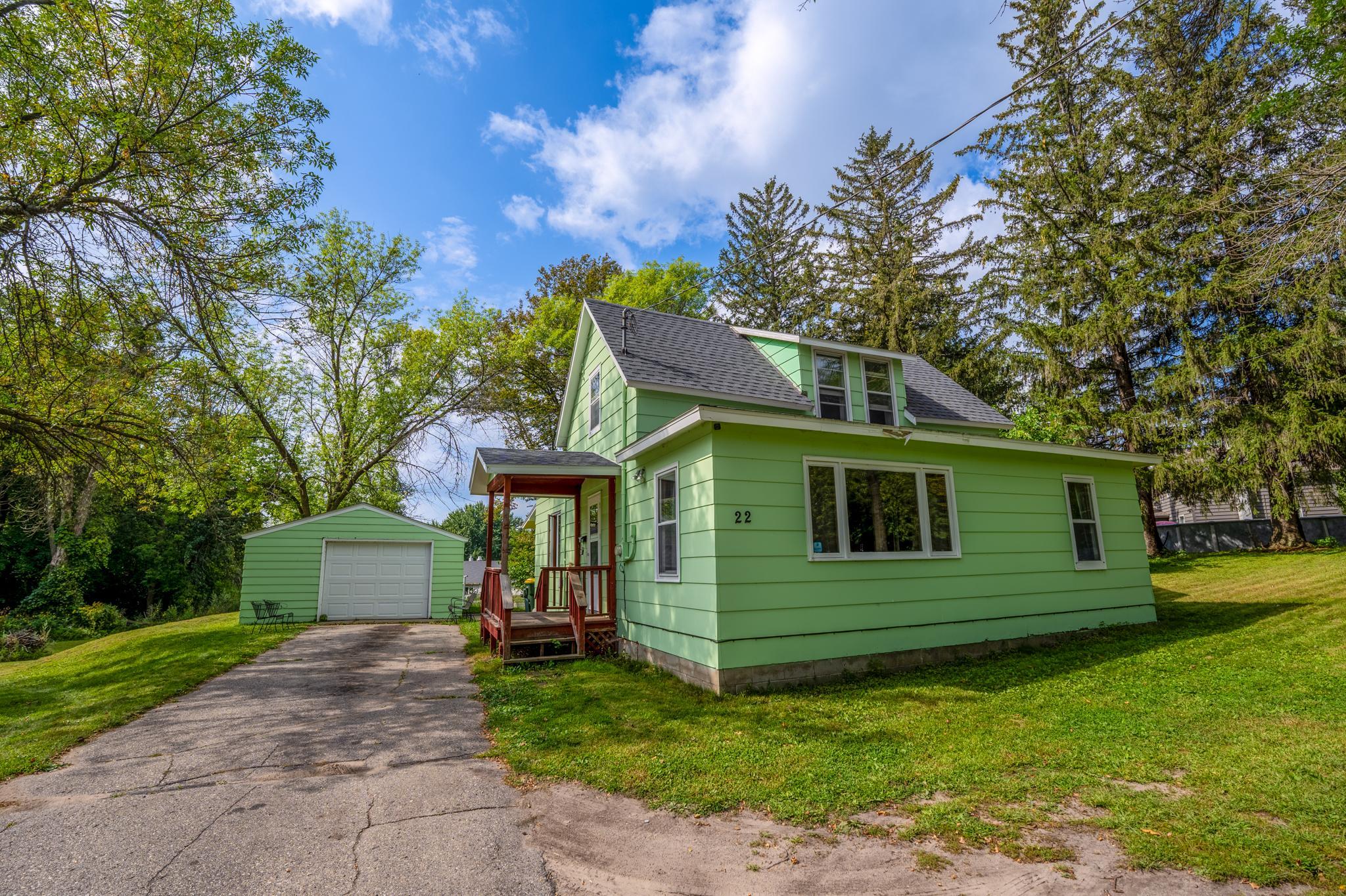 3rd Ave, New London, MN 56273