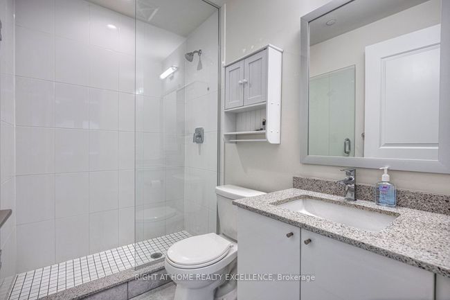 201 - 65 Watergarden Dr, Condo with 3 bedrooms, 2 bathrooms and 1 parking in Mississauga ON | Image 9