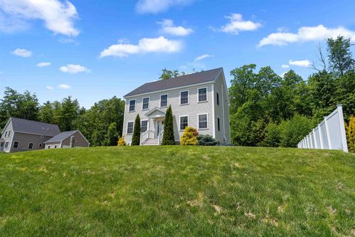 33 Thatcher Way, Barrington, NH, 03825-7490 | Card Image