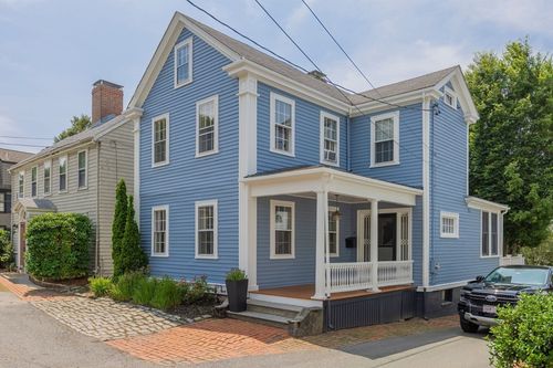 7 Waldron Ct, Marblehead, MA, 01945-3267 | Card Image