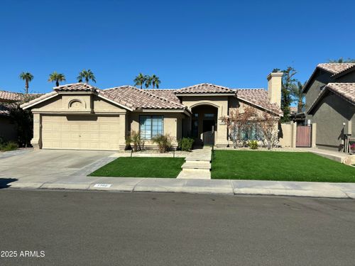1302 W Honeysuckle Ln, Chandler, AZ, 85248-3711 | Card Image