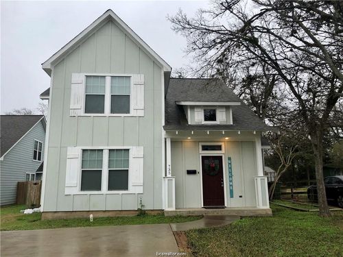 735 Meadow Ln, Bryan, TX, 77802-3133 | Card Image