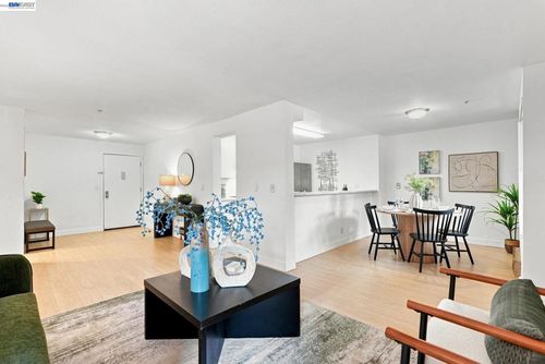 103-2901 Macarthur Blvd, Oakland, CA, 94602-3274 | Card Image