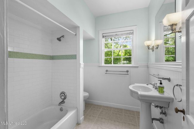 29-web-or-mls-3821 Montrose-28 | Image 24