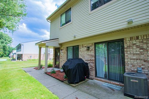50191 N Angelo Ct, Chesterfield, MI, 48047-4643 | Card Image