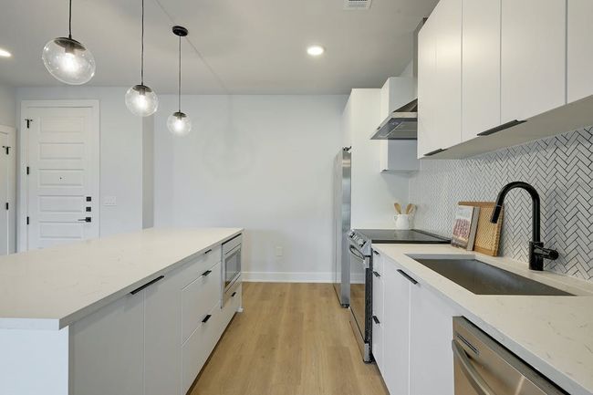 APT-304 - 2500 Longview St, Condo with 1 bedrooms, 1 bathrooms and 1 parking in Austin TX | Image 5