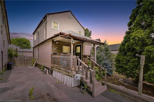 127 Province St N, Hamilton, ON, L8H4H7 | Card Image