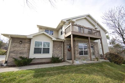 9263 S 51st Street, Condo with 3 bedrooms, 3 bathrooms and null parking in FRANKLIN WI | Image 1