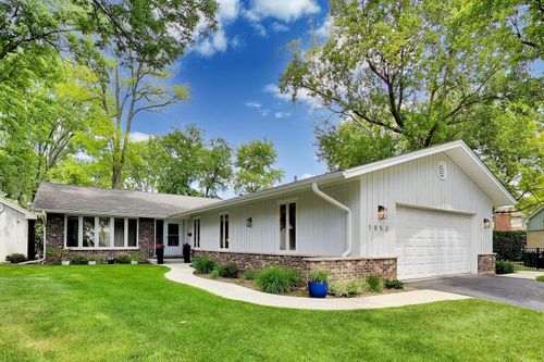 1052 Rolling Pass, Glenview, IL, 60025-2753 | Card Image