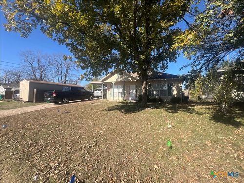 403 Davidson Dr, Taylor, TX, 76574-3331 | Card Image