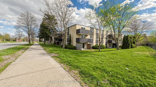 208-75 Hazelglen Drive, Kitchener, ON, N2M2E2 | Card Image