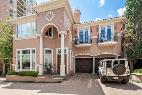 2825 Hood St, Dallas, TX, 75219-4818 | Card Image